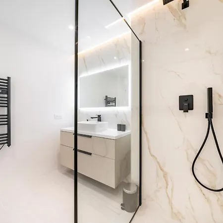 Modern Appartment, Central, 10 Min Walk To Appartamento Vallauris